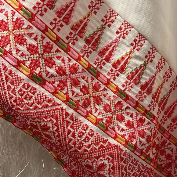White embroidery Palestinian shawl with white fringe - Picture 2 of 7
